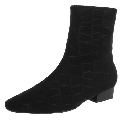 Flat ankle boots for women in black