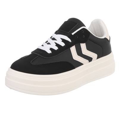 Low-top sneakers for women in black and white