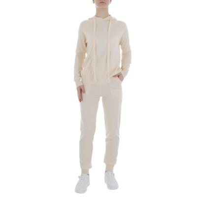 Leisure & track suit for women in creme