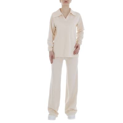 Leisure & track suit for women in creme